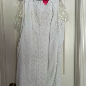 Elegant White Sleeveless Dress